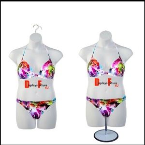 1 plus size female mannequin & 1 stand